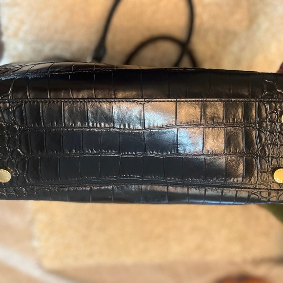 Black Michael Kors tote with imprinted alligator pattern - Picture 10 of 10